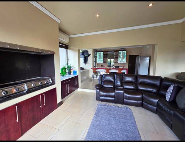 4 BEDROOM HOUSE FOR SALE IN GLEN ERASMIA